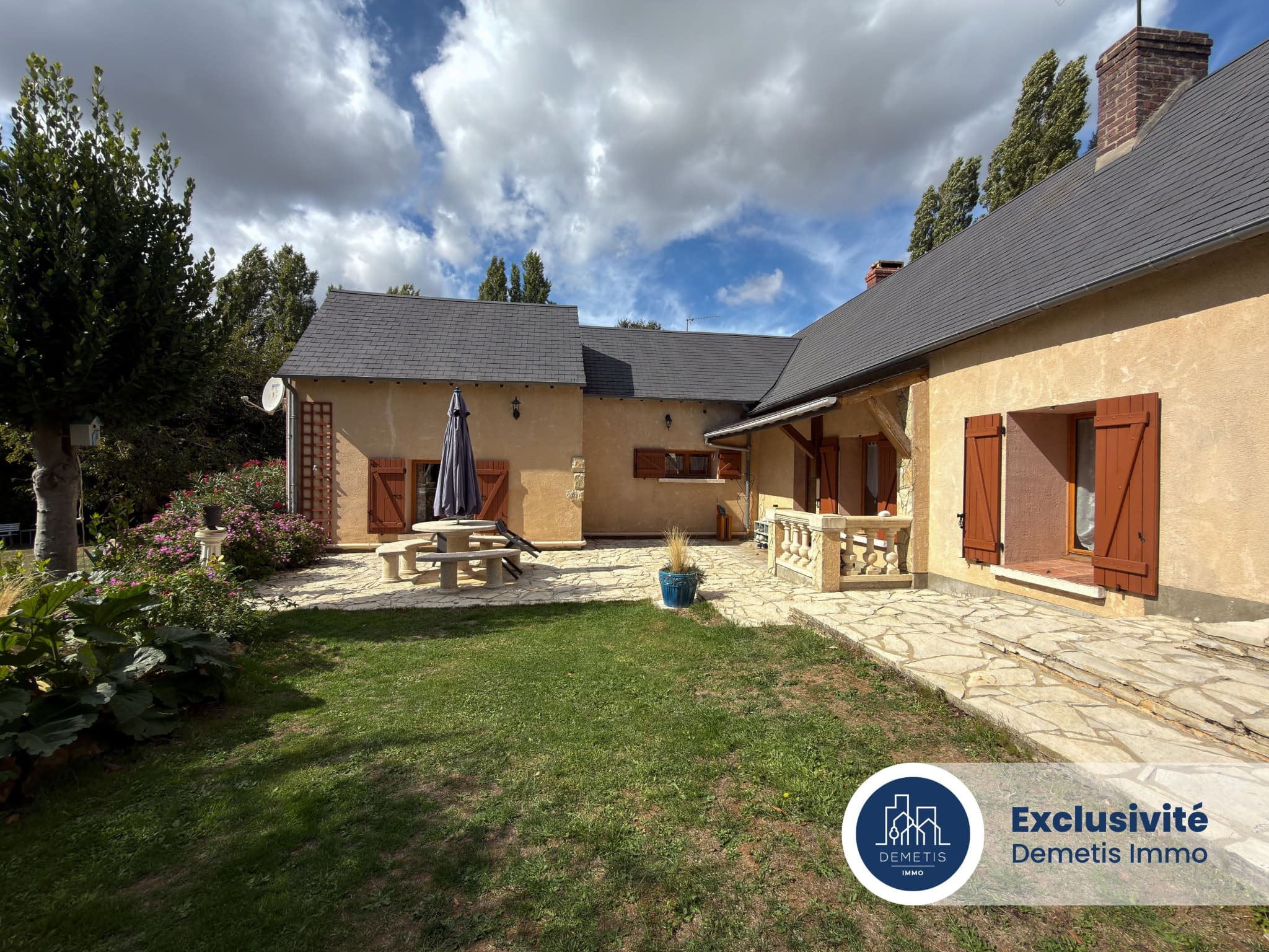 Propriété de caratère composée de deux maisons – photo 1