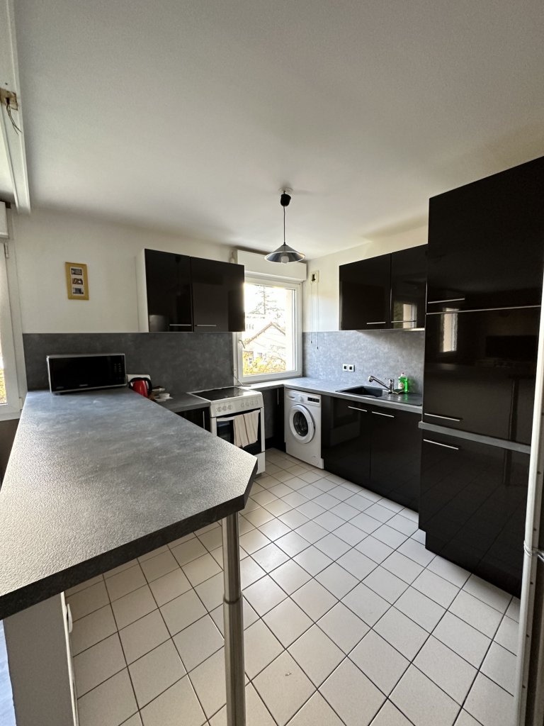 APPARTEMENT DANS RESIDENCE CALME