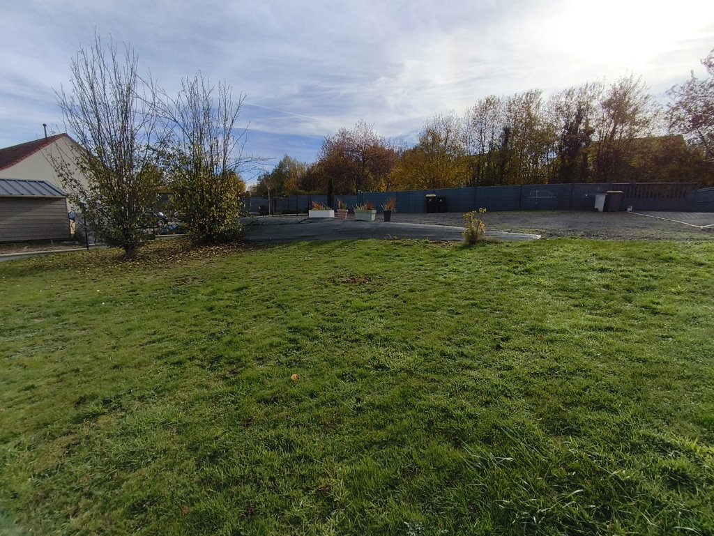 TERRAIN CONSTRUCTIBLE 600 M2