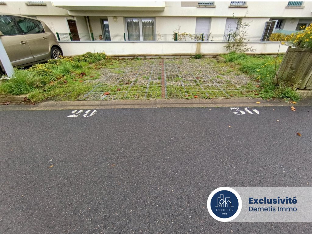 Place de parking extérieure