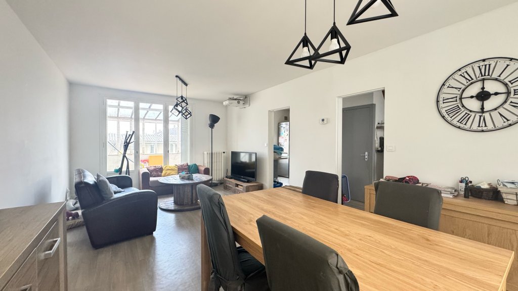 Maison lumineuse 4 pièces   Quartier prisé du Mans