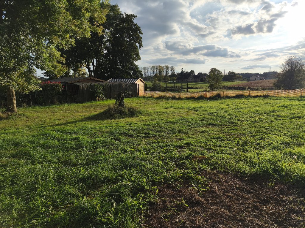 BATIMENT 76M2 SUR PARCELLE CONSTRUCTIBLE 852M2