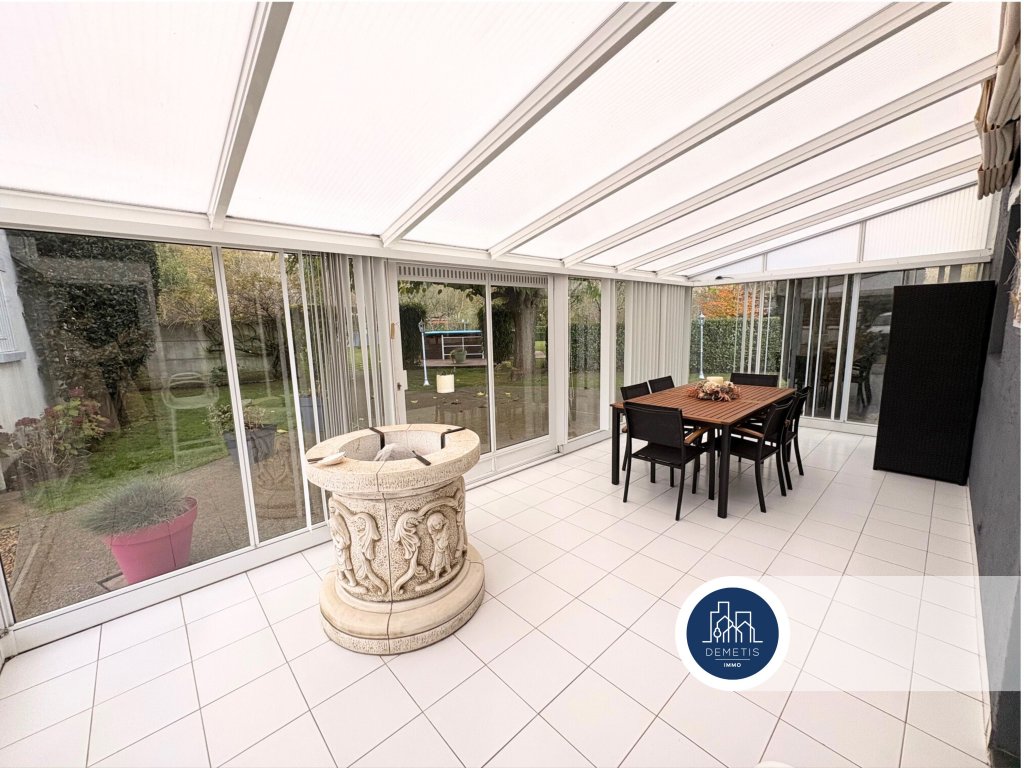 MAISON FAMILIALE SUR CHANGE