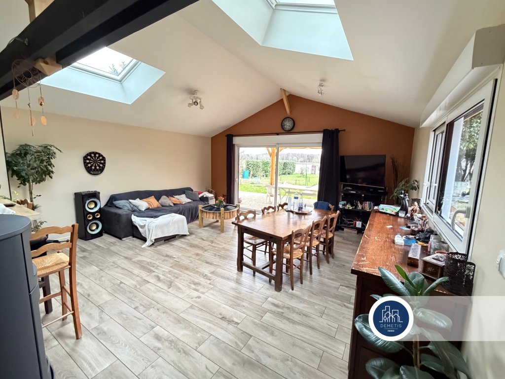 Maison indépendante avec grande pièce de vie