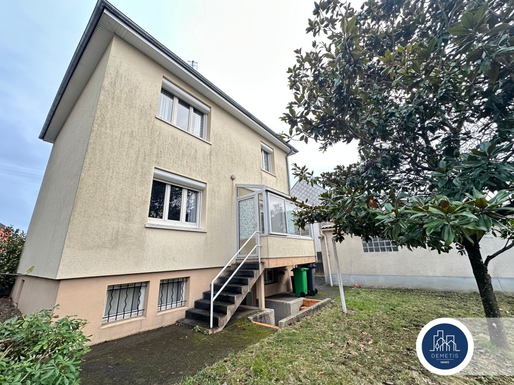 MAISON DE VILLE INDIVIDUELLE AVEC DOUBLE GARAGE