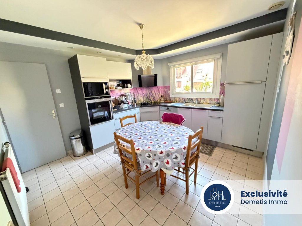 MAISON FAMILIALE DES ANNEES 2000