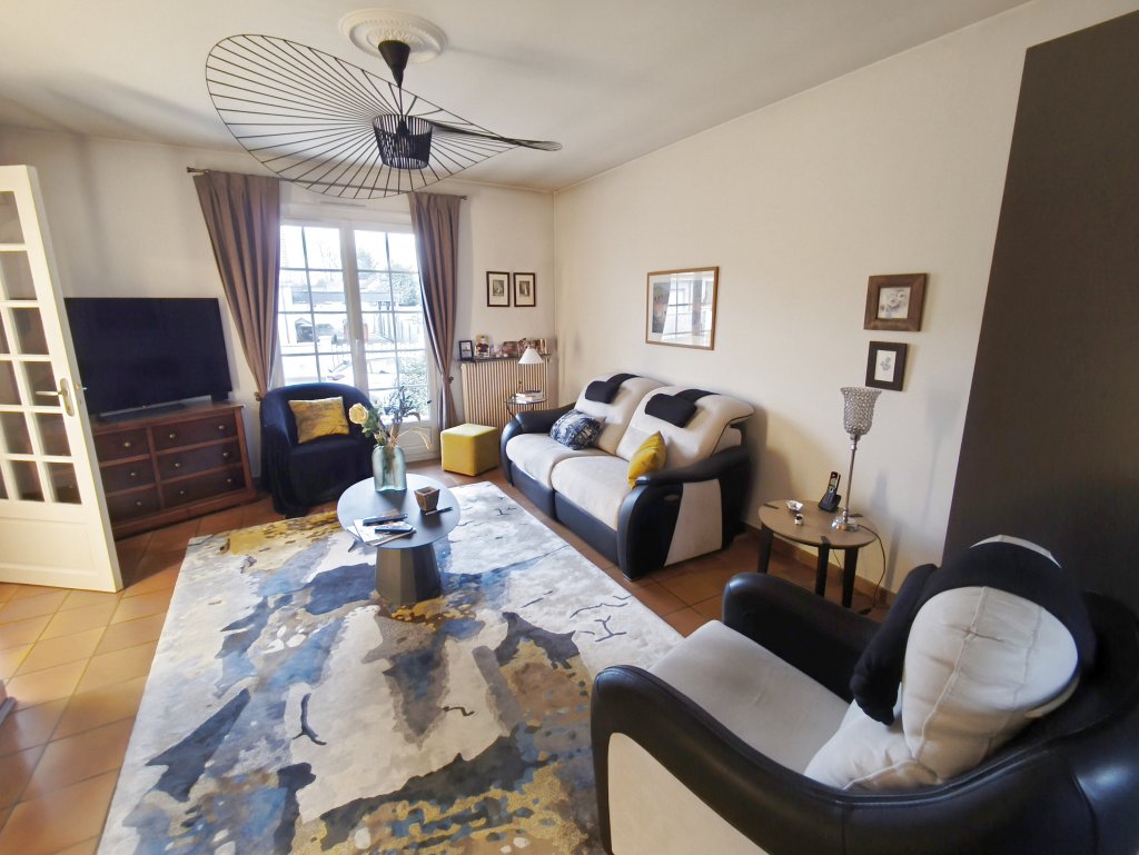 MAISON FAMILIALE 6 CHAMBRES AVEC SOUS-SOL TOTAL