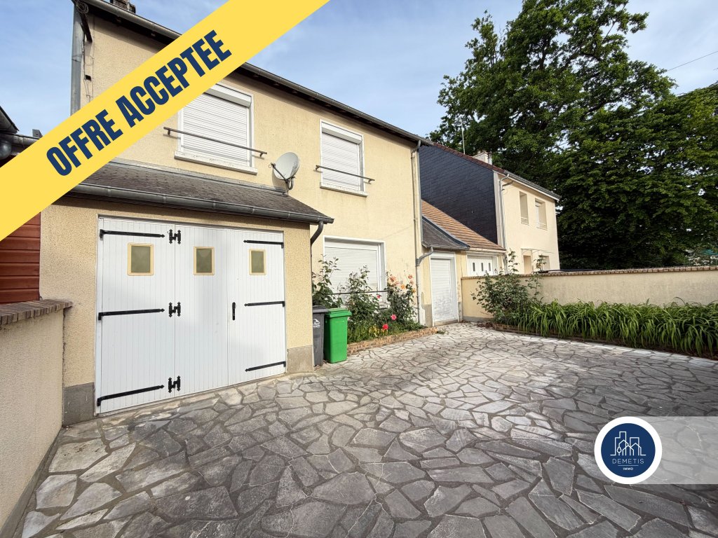 MAISON AVEC GARAGE SECTEUR HOPITAL
