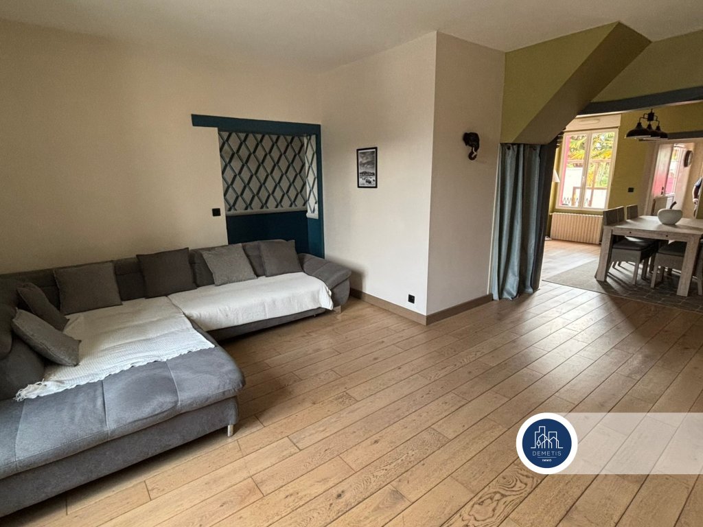 Charmante maison rénovée et arborée en plein bourg d&rsquo;Arnage