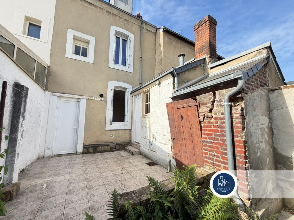 Charmante mancelle à rénover avec fort potentiel – Emplaceme