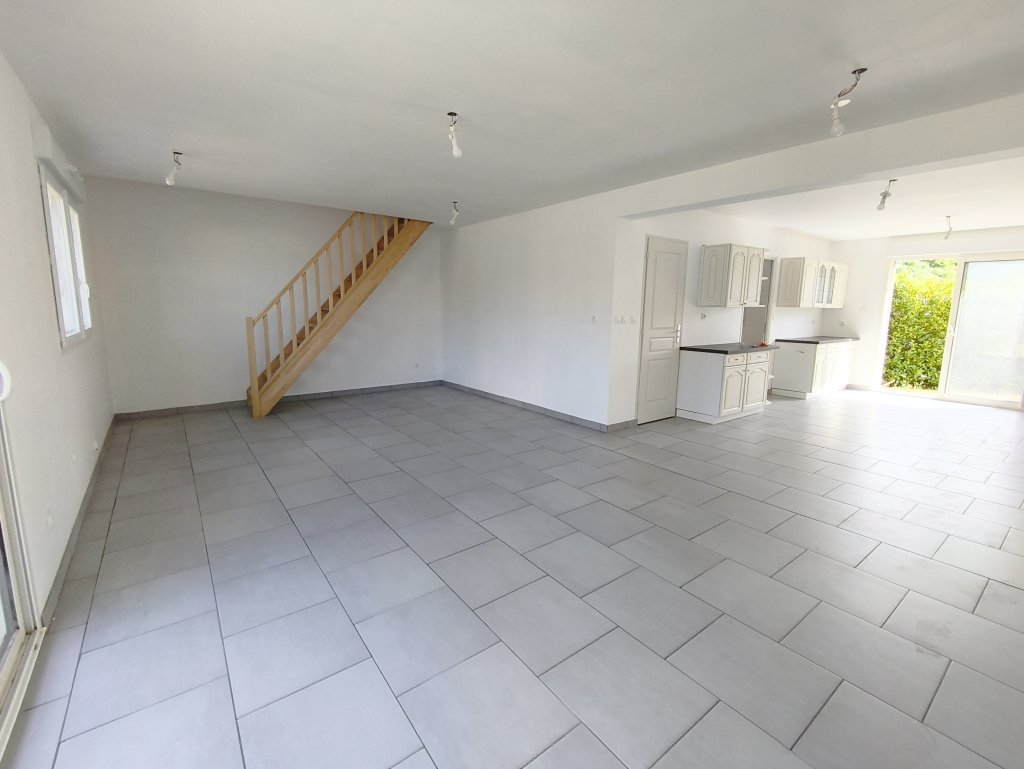 MAISON NEUVE 3 CHAMBRES AVEC GARAGE